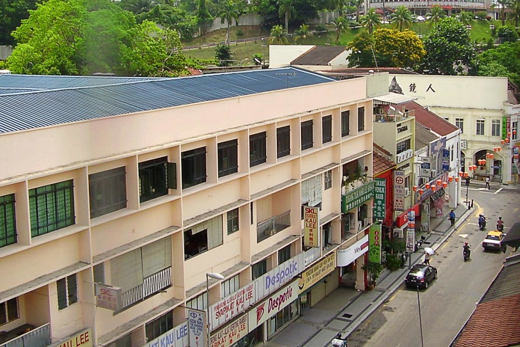 chinatown-street-kuala-lumpur-from-travellers-inn-rooftop