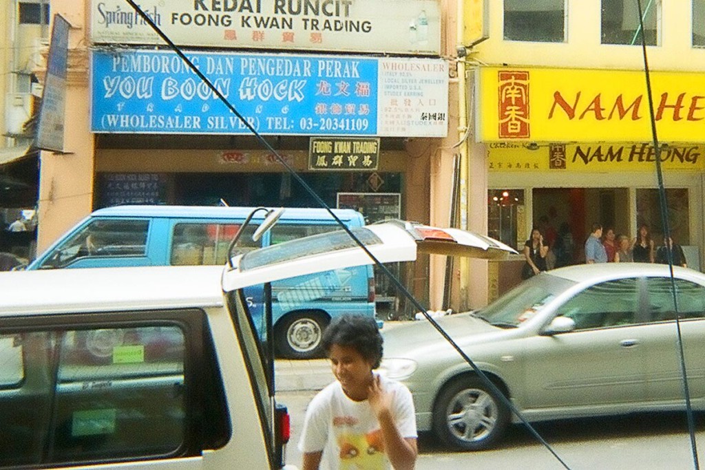 street-scene-with-cars-chinatown-kuala-lumpur