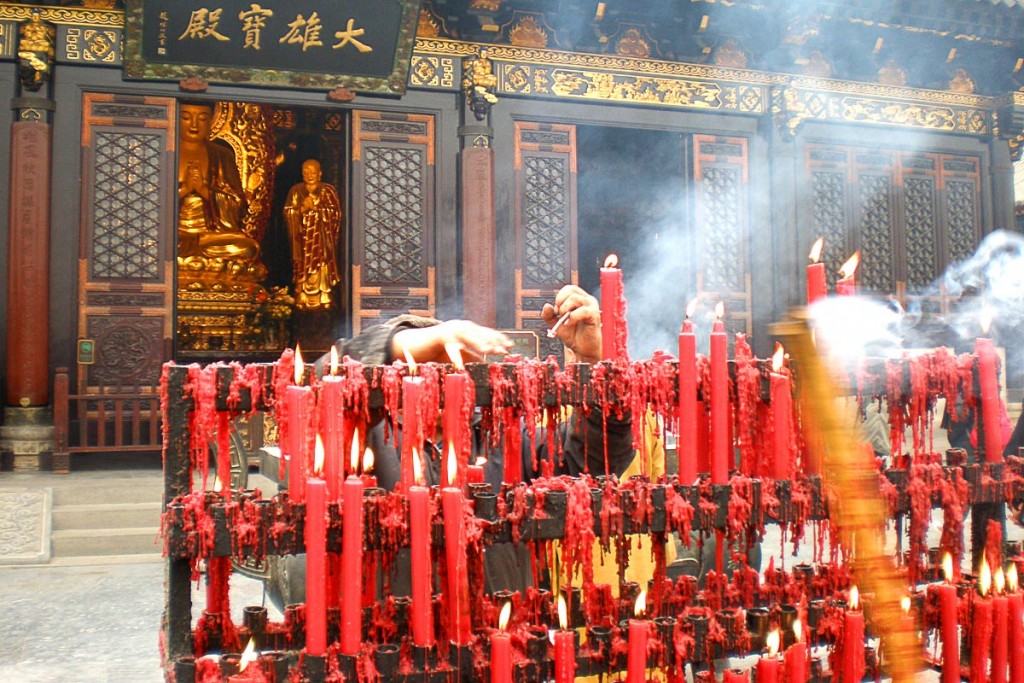 candles-incense-small-wild-goose-pagoda-xian