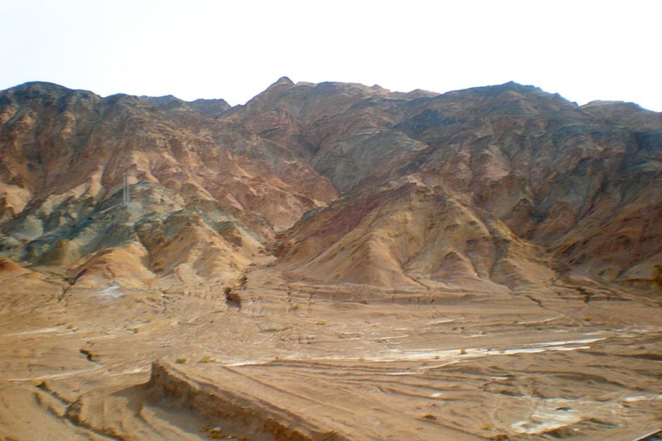 rocky-mountains-qinghai-china-plateau