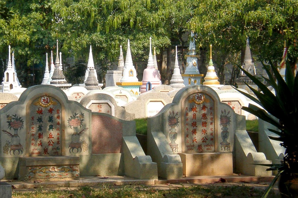 chinese-cemetery-kanchanaburi-headstones