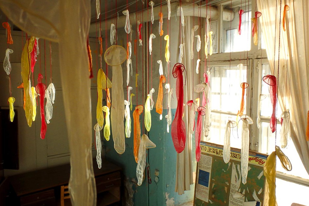 condoms-hanging-from-ceiling-patarei