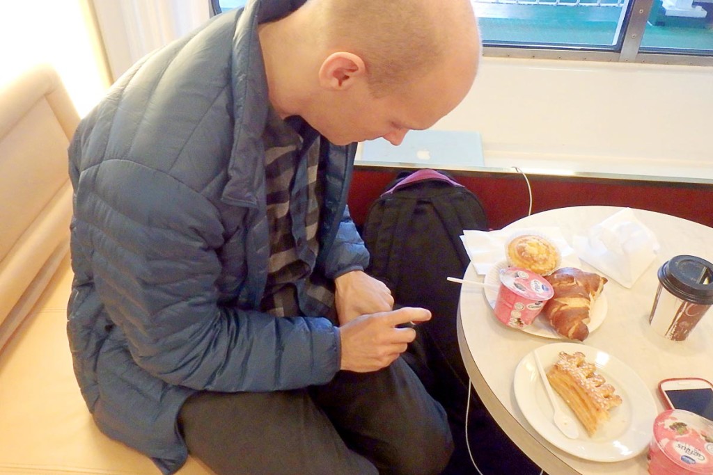 Injecting Humalog on the ferry to Tallinn for breakfast