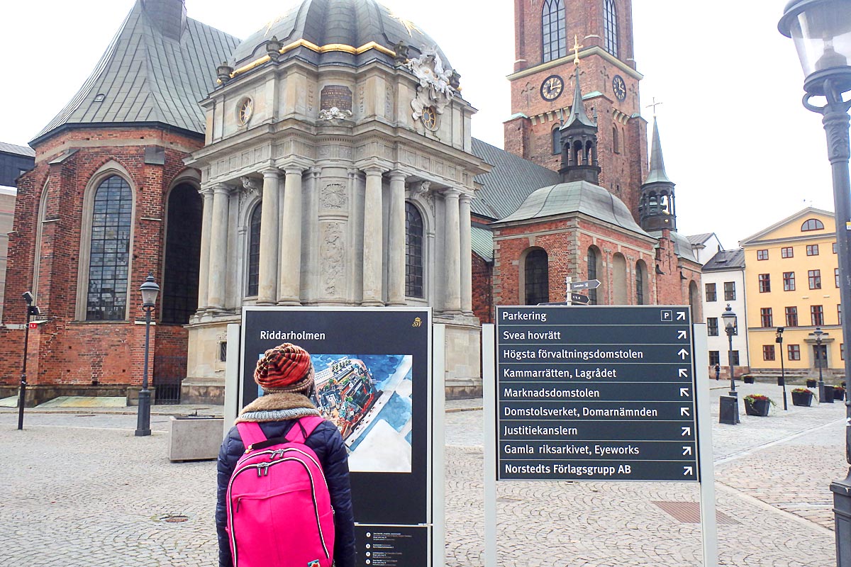 Masayo gets her bearings on Riddarholmen.