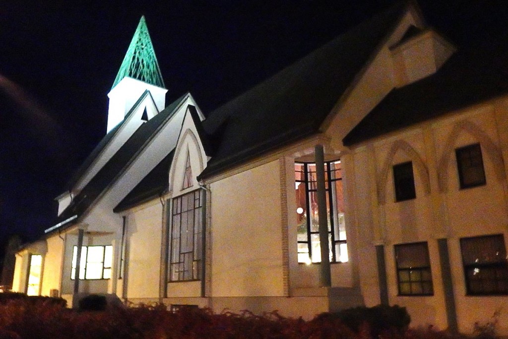 Salemi Kirik at night.