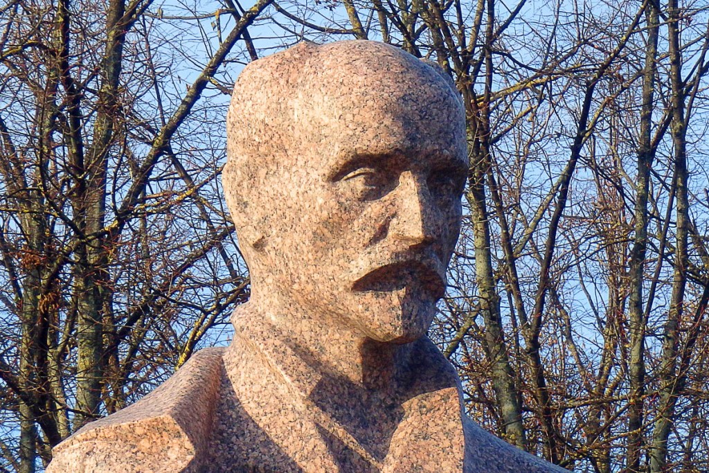 Statue next to the cathedral in Rīga