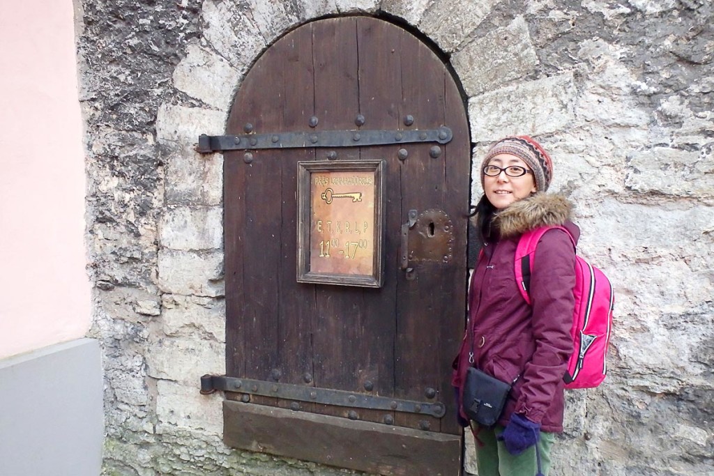 Masayo by the Pääs Linnamüürdle – "entrance to the town wall".