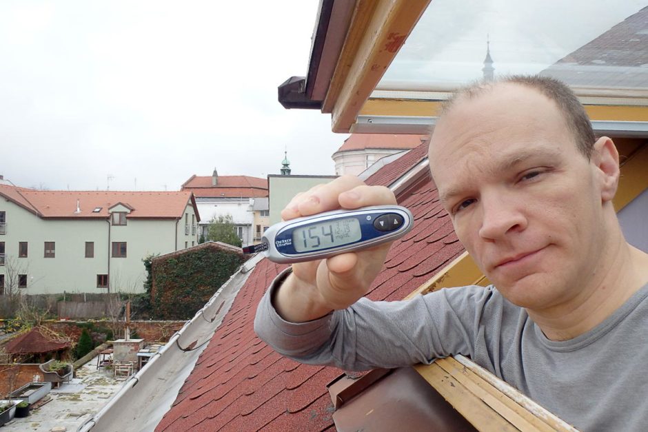 A groggy morning BG selfie in Penzion Kroměříž.