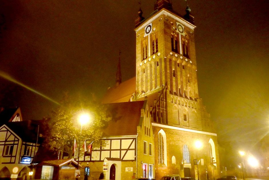 A church at night as we walked into Gdańsk. Very nice.