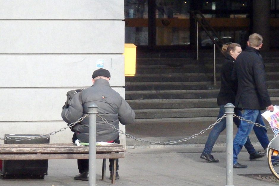 Free accordion music on the street.