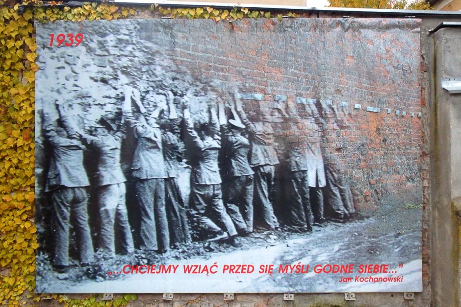 Picture explaining what happened on the wall during the Postal Workers defense.