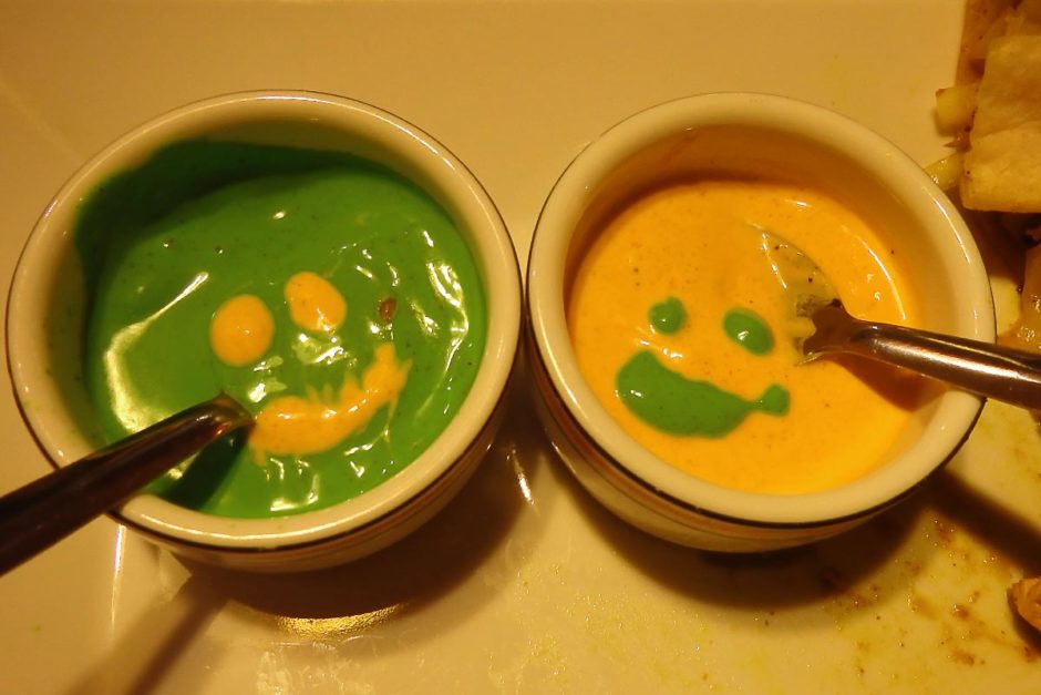 We made a design in Masayo's Indian sauce dishes after we finished. I wonder if the waitress noticed.