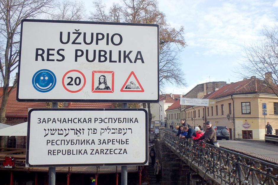 uzupio-respublika-sign-bridge-vilnius