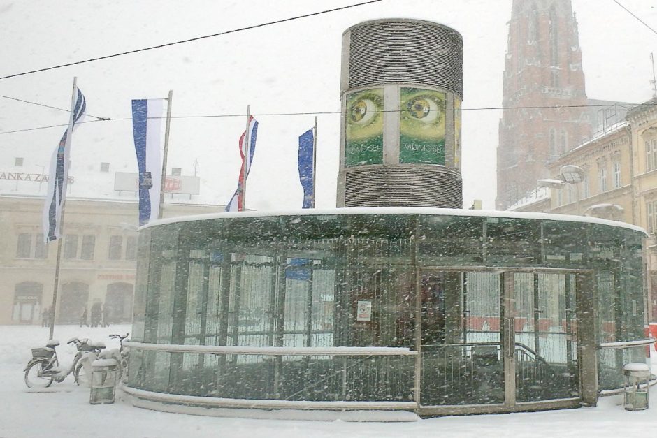 A snowy scene from Osijek town square.