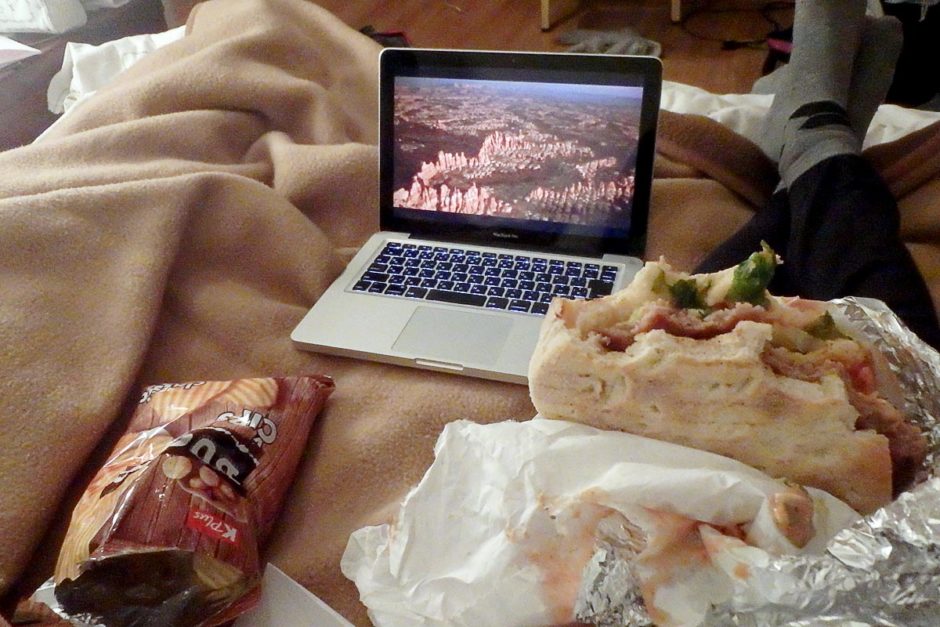 Hamburger, chips, and Koyaanisqatsi. Good end to a good day.