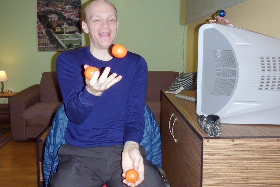 Post-dinner entertainment, in which I juggle tangerines.