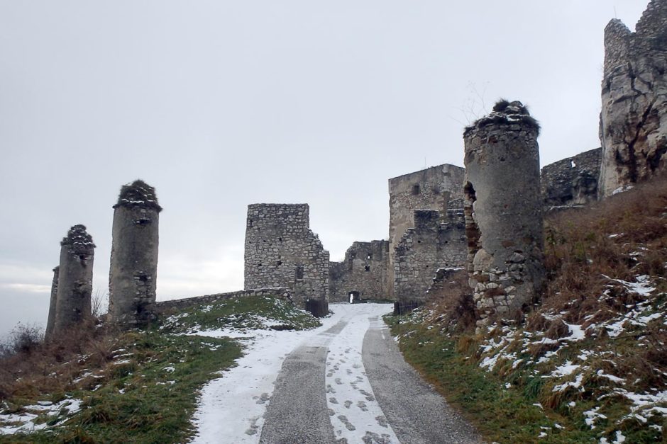 The approach to the main gate of Spiš Castle, in the snow.