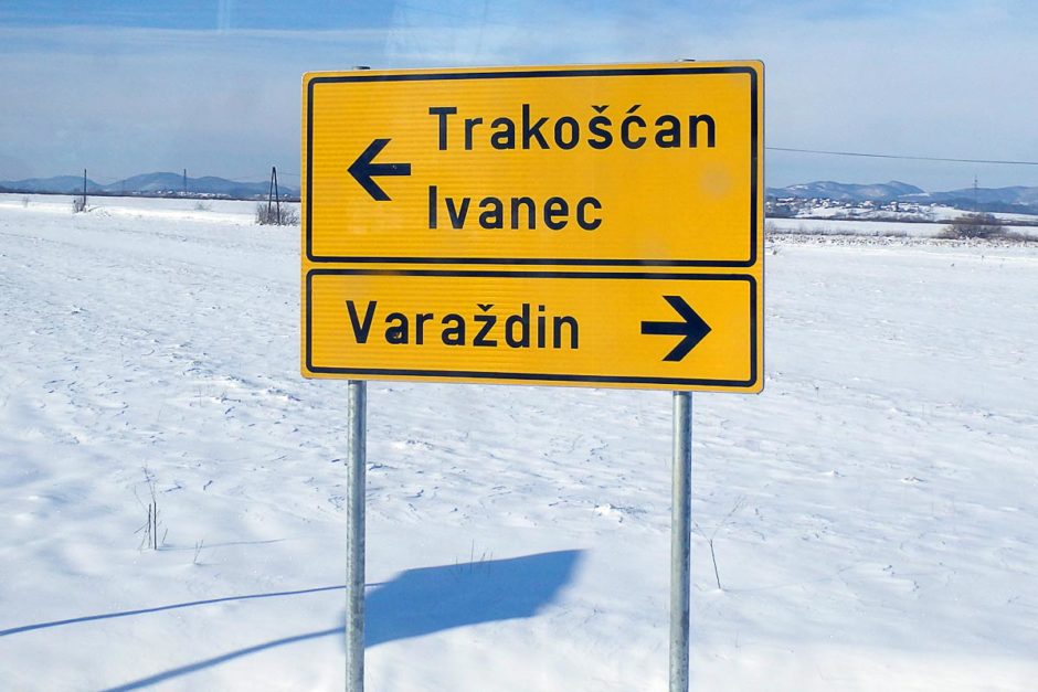 A sign between Varaždin and Trakošćan.