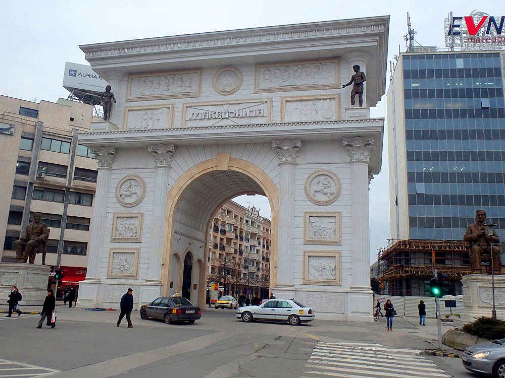 Arc de Triomphe copy in Skopje