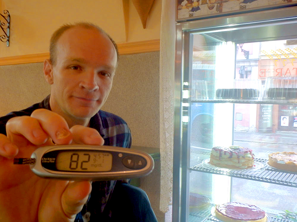 #bgnow 82 before my sandwich, with cakes looking on.