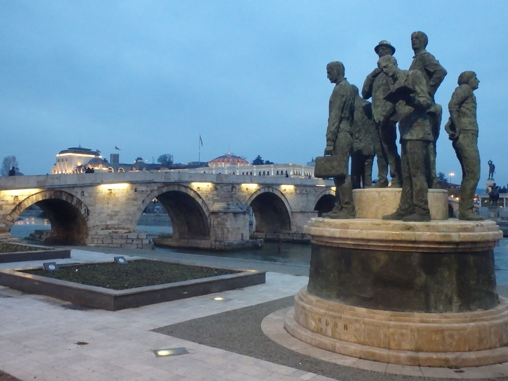 Group of statues and Stone Bridge