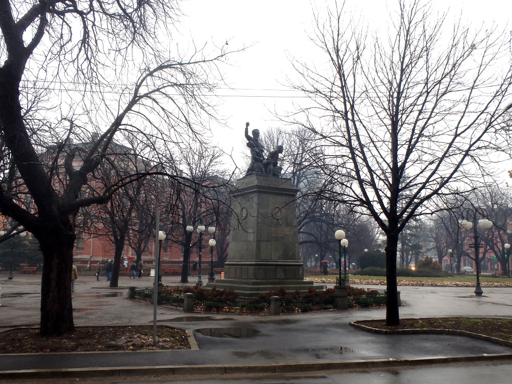 Statue in town square in Zaječar