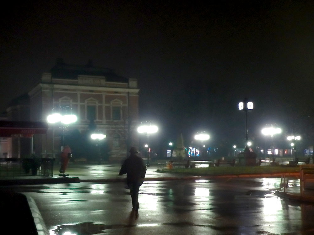 Zaječar town square at night