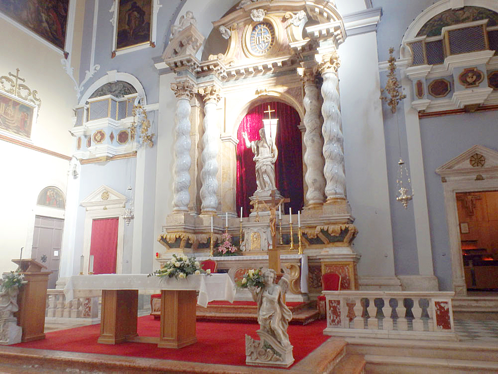 Altar in a Dubrovnik church