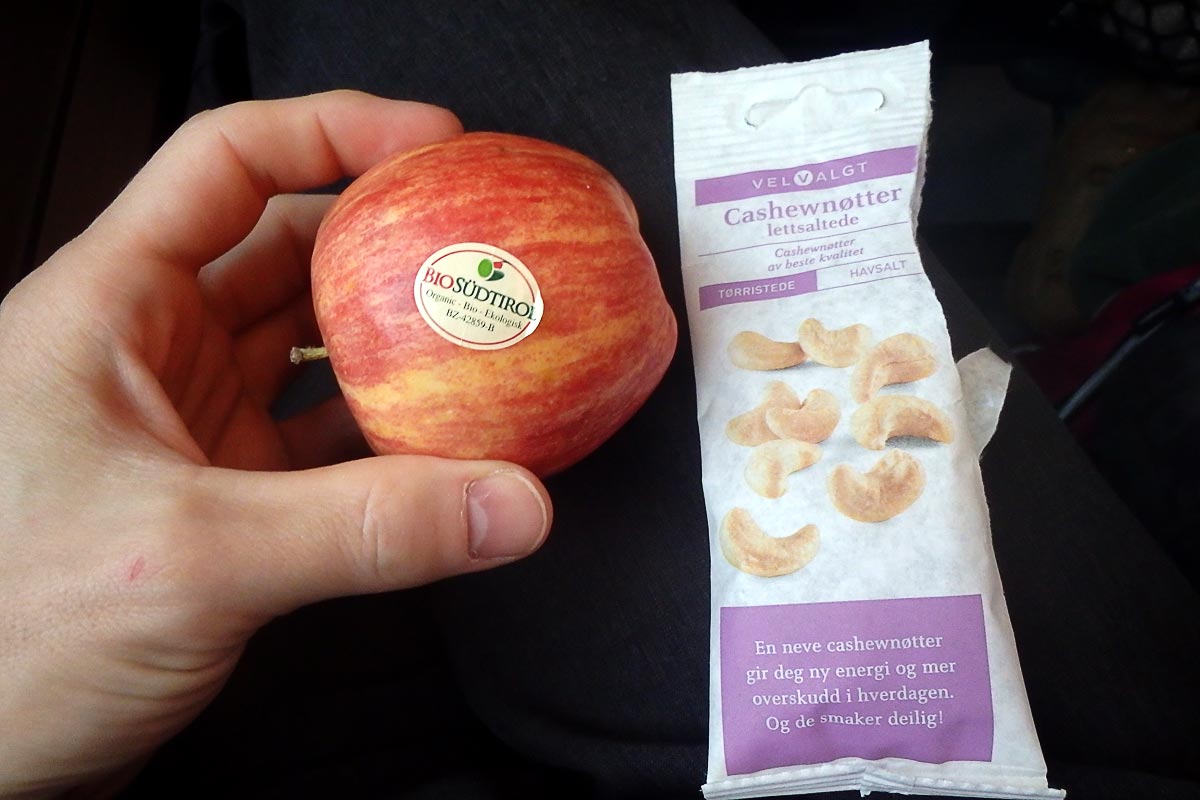 apple-and-cashews-on-norway-train