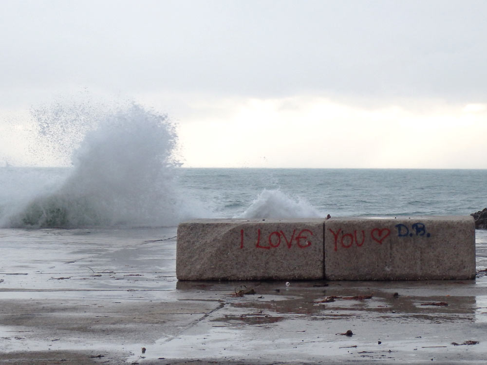 Big splash with "I love you" graffiti