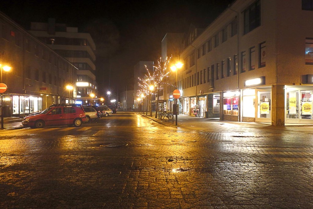 bodo-norway-street-at-night