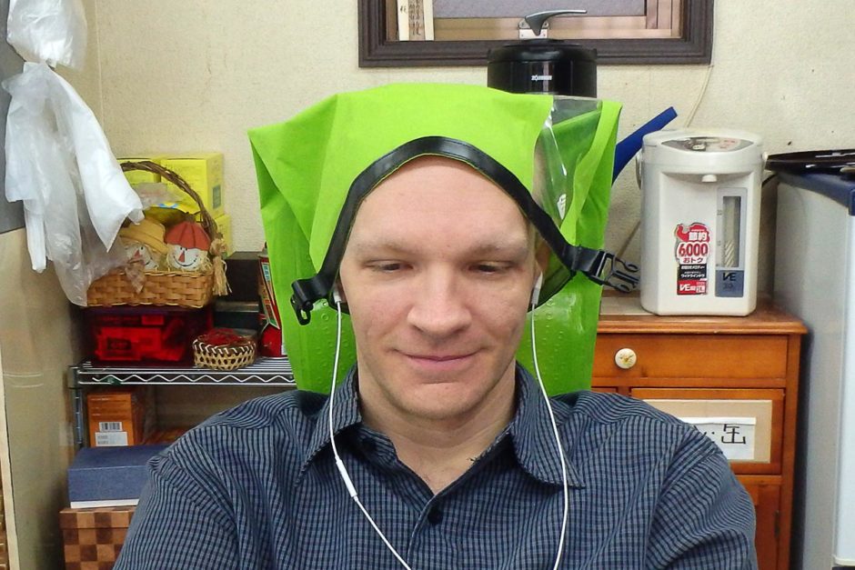 https://www.t1dwanderer.com//wp-content/uploads/2015/02/jeremy-wearing-scrubba-wash-bag-hat-940x627.jpg