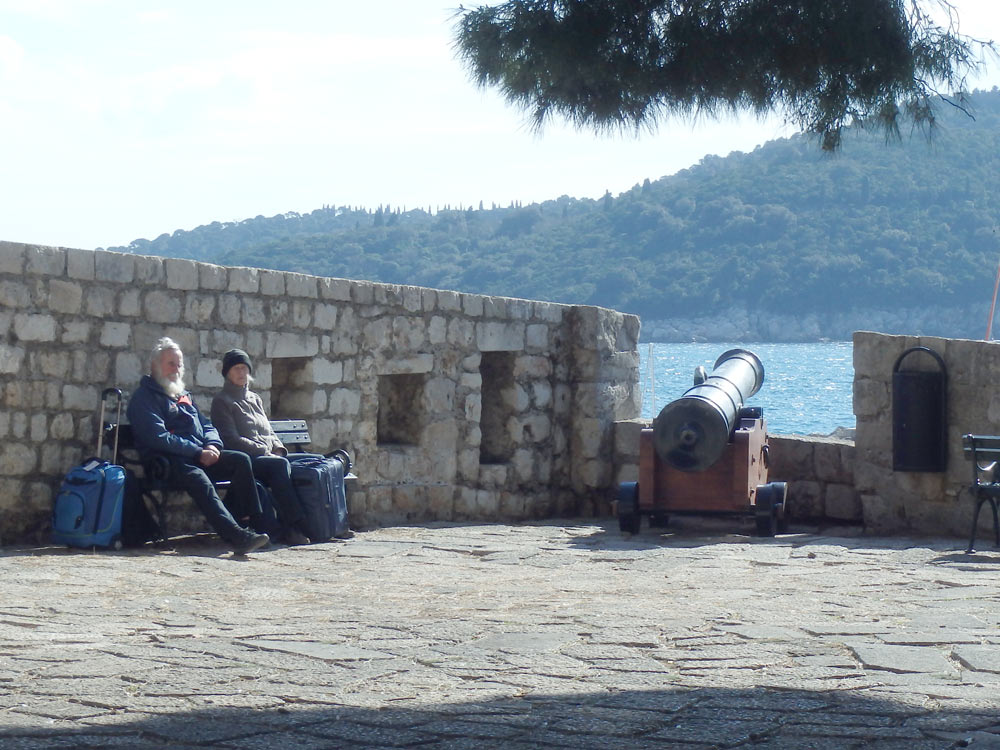 Old couple and cannon in Dubrovnik