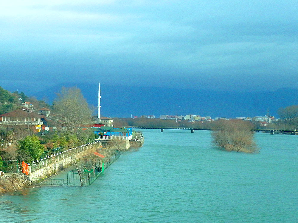 River and mosque, from the bus leaving Shkodër