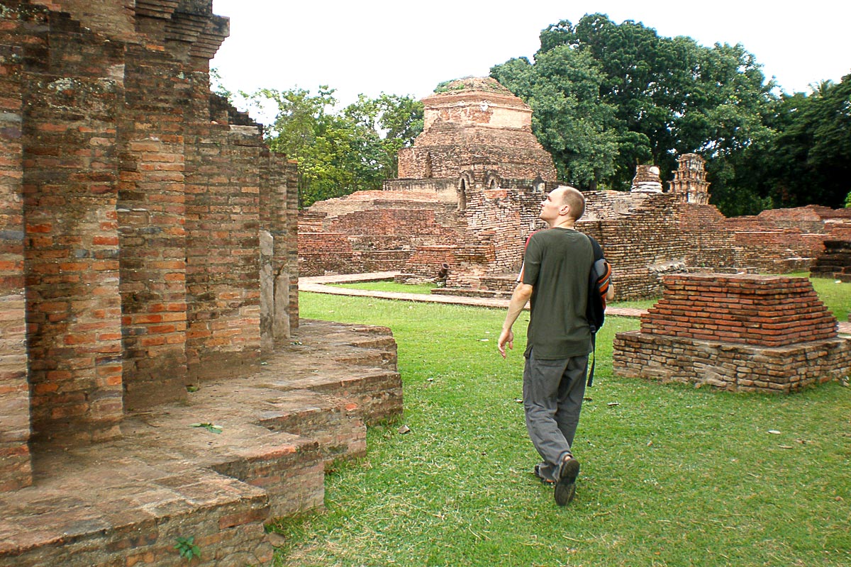 jeremy-walking-sukhothai-ruins