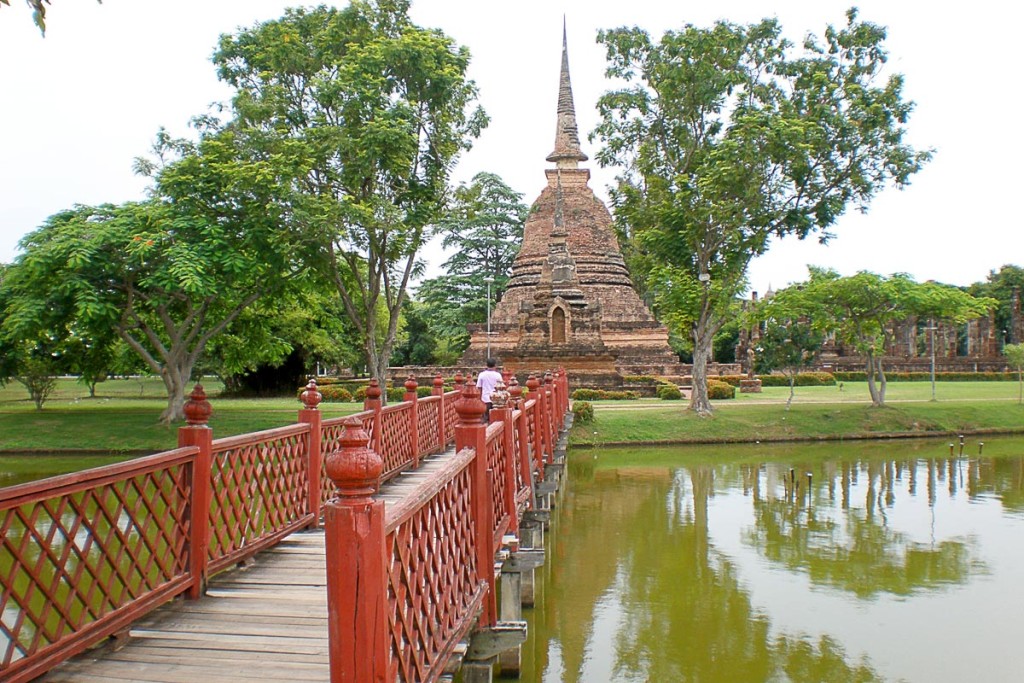 sukhothai-spire-and-bridge-over-water