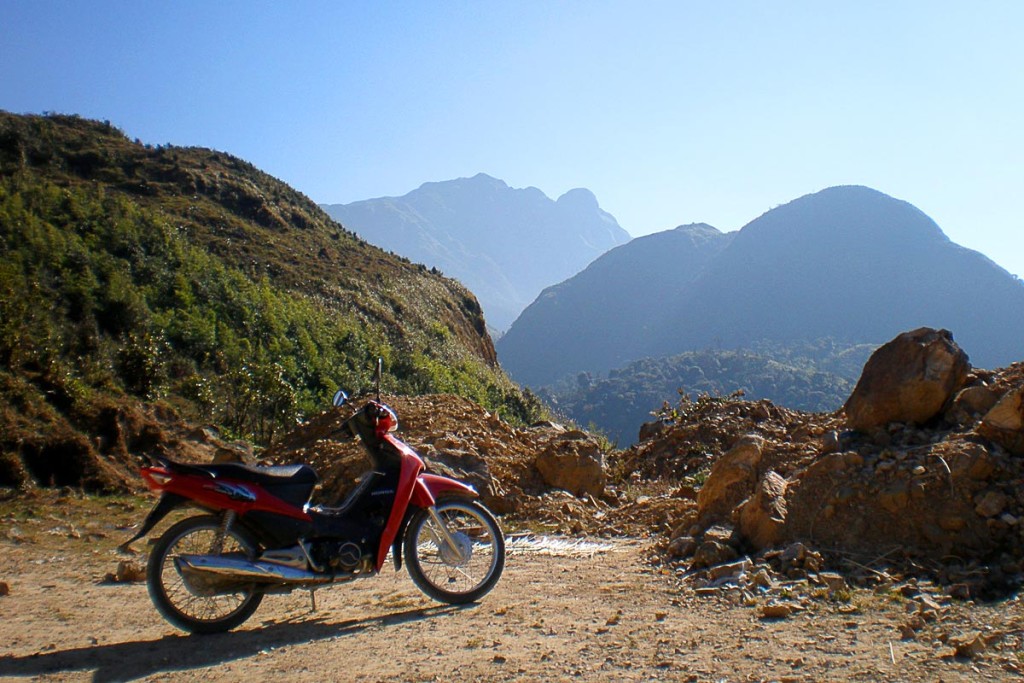 motorbike-near-mount-fansipan-vietnam