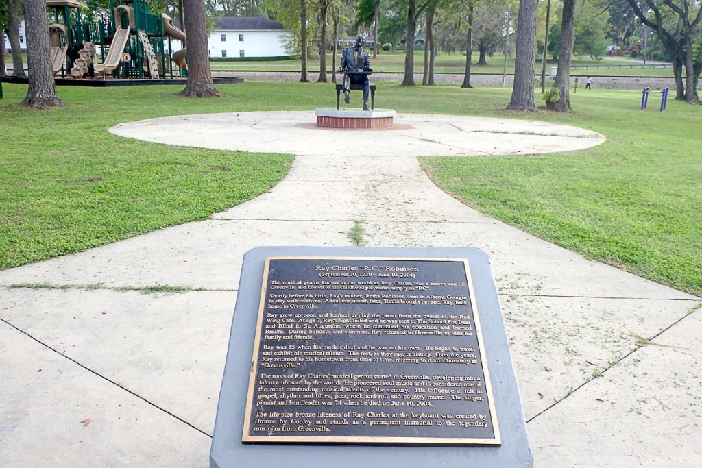 plaque-and-ray-charles-statue-greenville-florida