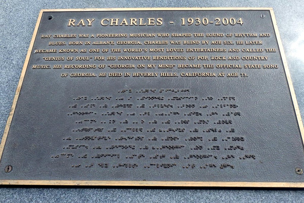 ray-charles-monument-plaque-braille-albany-georgia