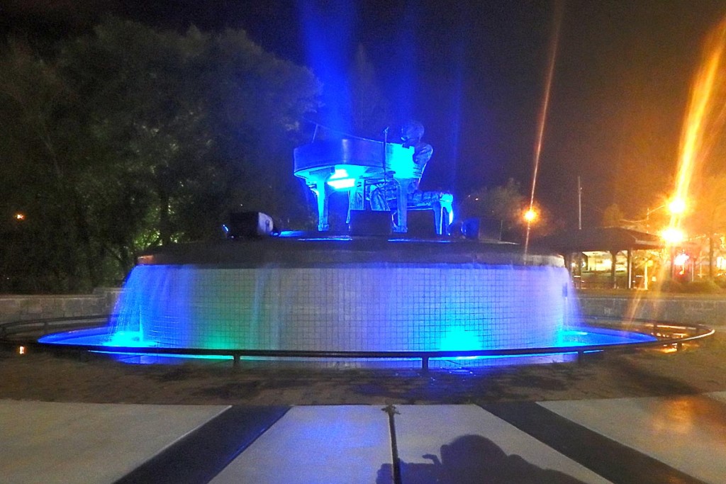 Ray's monument in Albany at night. Obviously he is sympathizing with the blue police lights I'd seen earlier. Thanks, Ray.