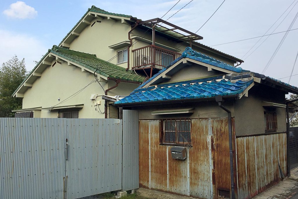 Blue, sure. But I've never seen so many green roof tiles as in Sakai.