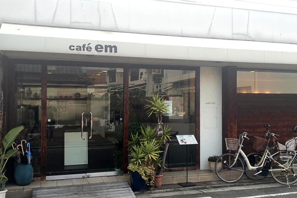 cafe-em-hamaderakoen-station-sakai