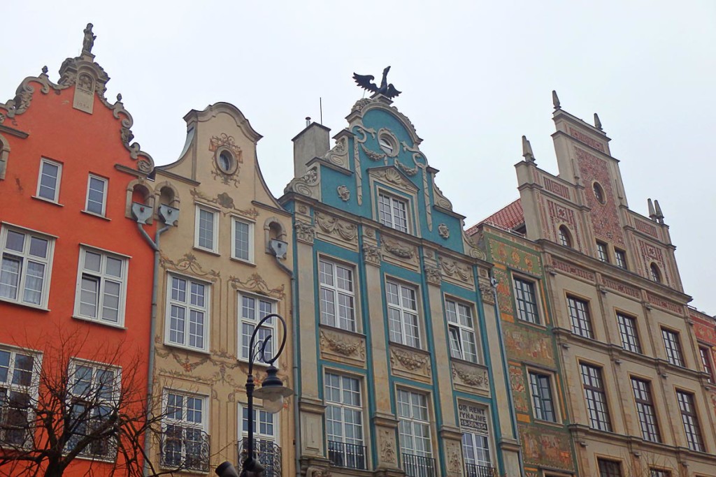 colorful-building-facades-gdansk-poland