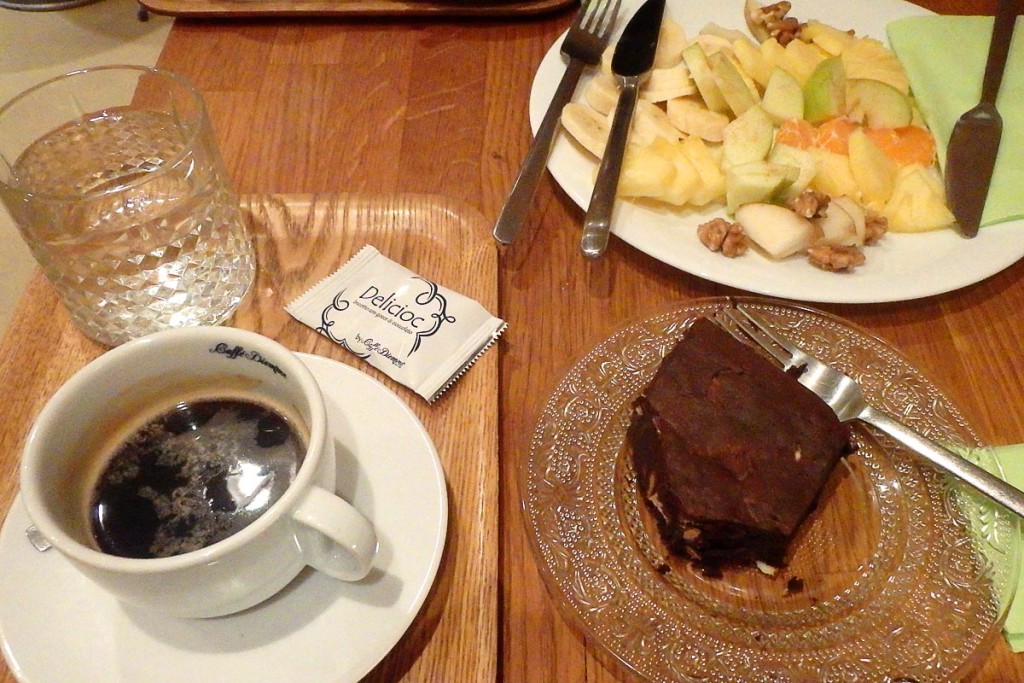 fruit-brownie-coffee-ljubljana