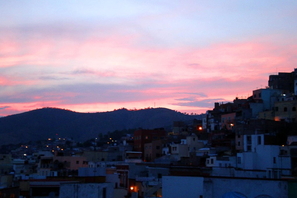 pink-sunset-in-guanajuato-mexico