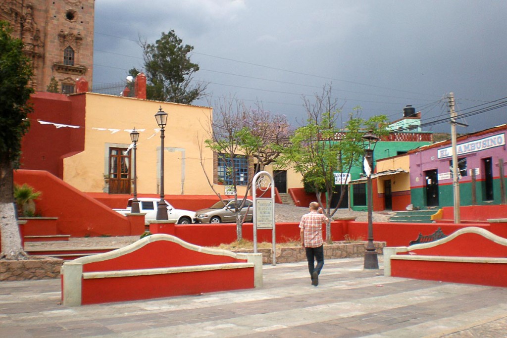 plaza-outside-san-cayetano-valenciana-mexico