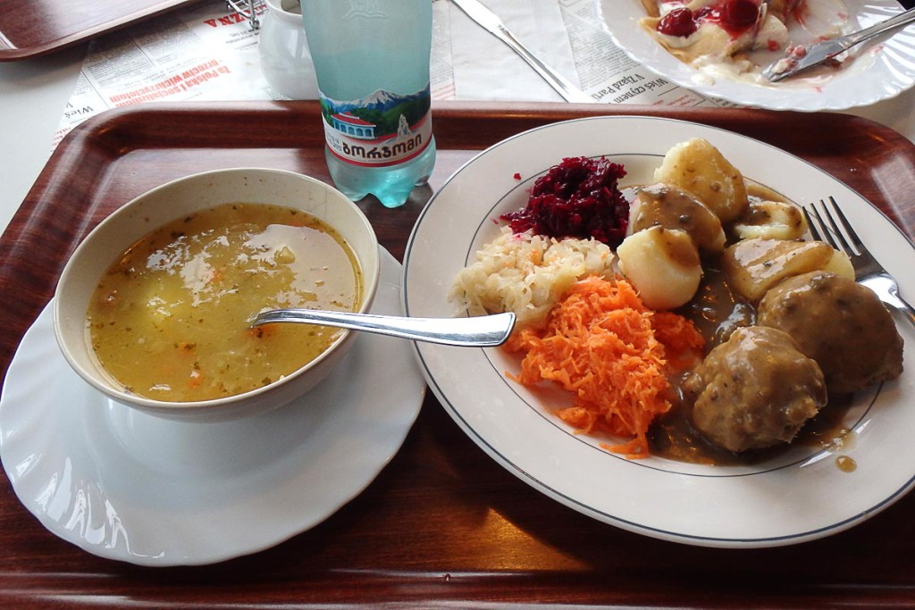 potato-and-soup-lunch-warsaw-train-station