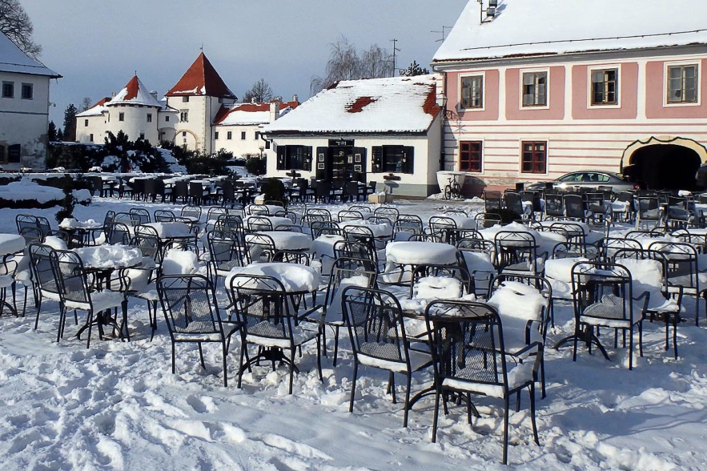 snowy-chairs-varazdin-croatia