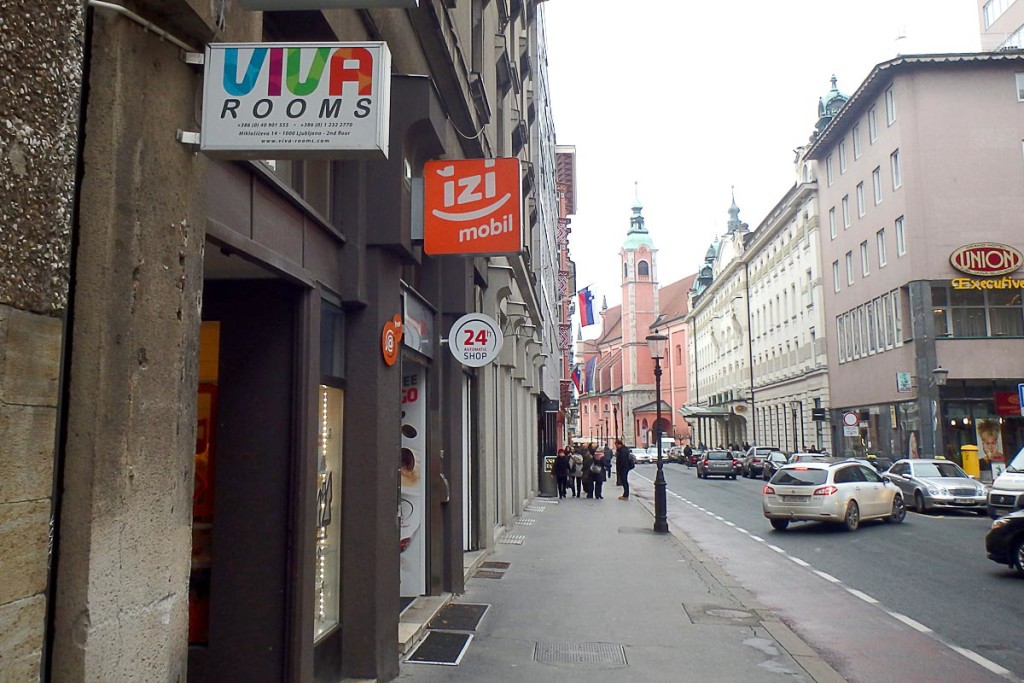 viva-rooms-outside-street-ljubljana
