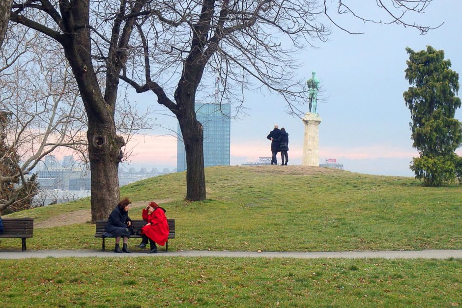 belgrade-fortress-park-people-sky-statue